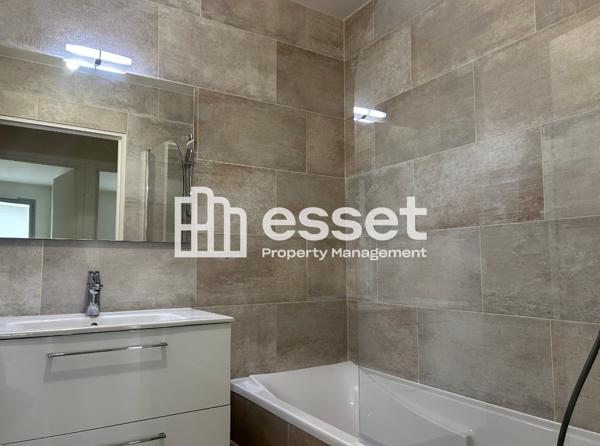 Location Appartement 3 pièces 70 m² - Paris 75007