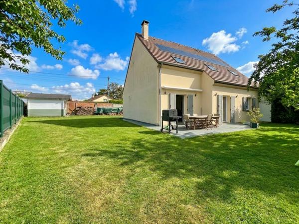 Maison
         6 pièces
        - 153 m² 680 000 € *