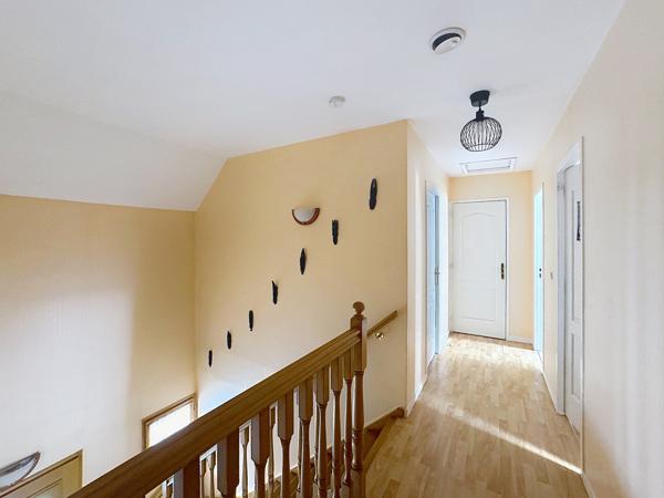Maison
         6 pièces
        - 153 m² 680 000 € *