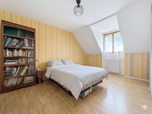 Maison
         6 pièces
        - 153 m² 680 000 € *