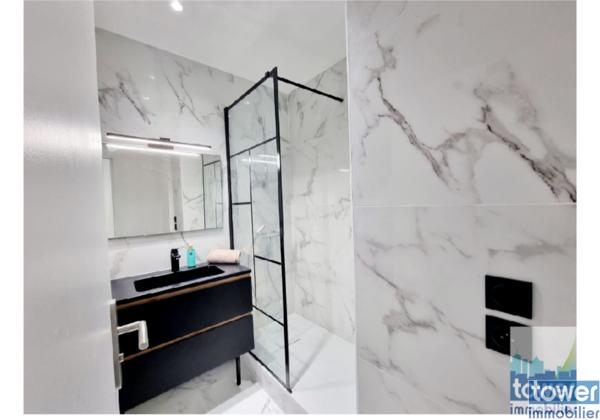 location proche de toute commodité disponible à partir du 1er janvier 2026