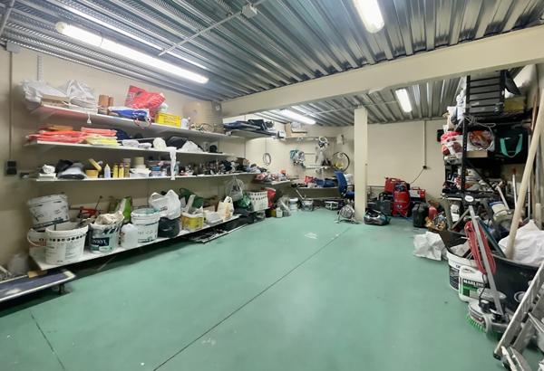 Achat local commercial Boissy-Saint-Léger - 6 pièce(s) - 636 m² - 731 500 €