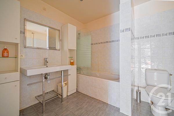 Appartement T3 à vendre  3 pièces - 70,18 m2 PARIS - 75016