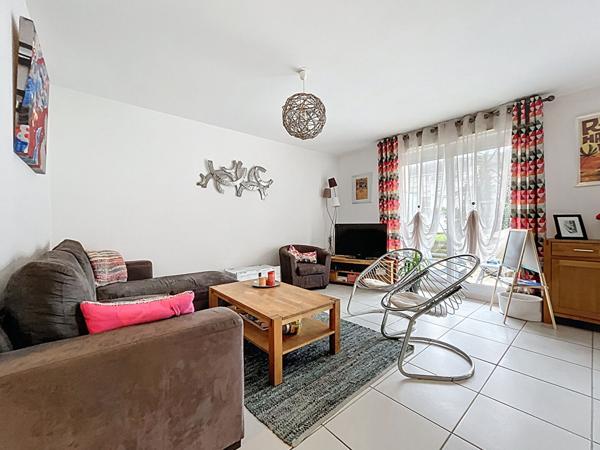 A vendre - Appartement T3 de 67 m² avec place de parking et terrasse dans résidence récente avec ascenseur "Angers Place Ney"