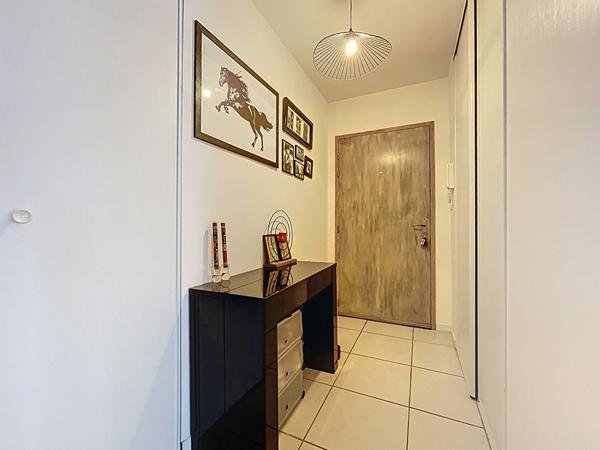 A vendre - Appartement T3 de 67 m² avec place de parking et terrasse dans résidence récente avec ascenseur "Angers Place Ney"