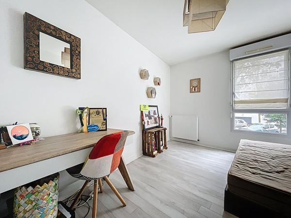 A vendre - Appartement T3 de 67 m² avec place de parking et terrasse dans résidence récente avec ascenseur "Angers Place Ney"