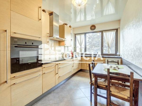 À vendre Appartement 4 pièces 104 m² - Noisy-le-roi 78590