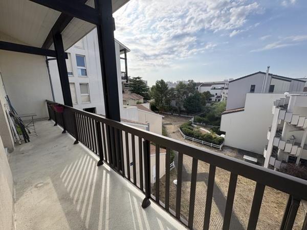 Appartement à louer 1 260 € CC Bordeaux 3 p 69 m² DPE D