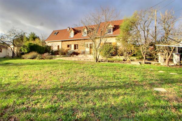 Maison meulière à Chanteloup Les Vignes en limite d'Andrèsy €399 900 ** - Référence 1064