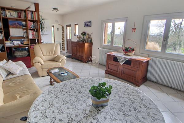 Maison meulière à Chanteloup Les Vignes en limite d'Andrèsy €399 900 ** - Référence 1064