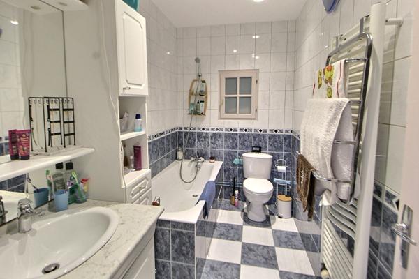 Maison meulière à Chanteloup Les Vignes en limite d'Andrèsy €399 900 ** - Référence 1064