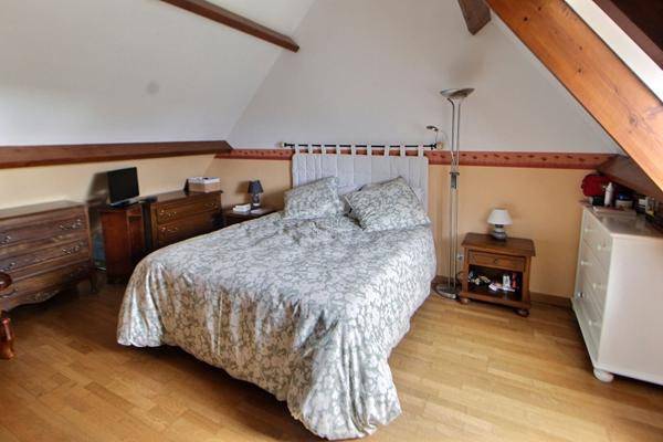 Maison meulière à Chanteloup Les Vignes en limite d'Andrèsy €399 900 ** - Référence 1064