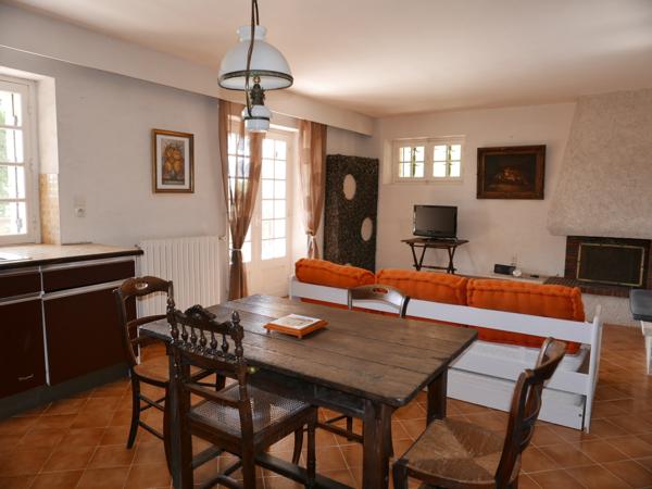 Beynac-et-Cazenac (24220) Belle vue et lieu d'exception!