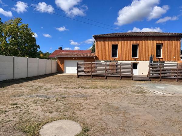 Maison 4 pièces Salles 84 m² - 3 chambres 1 bureau - garage centre-ville