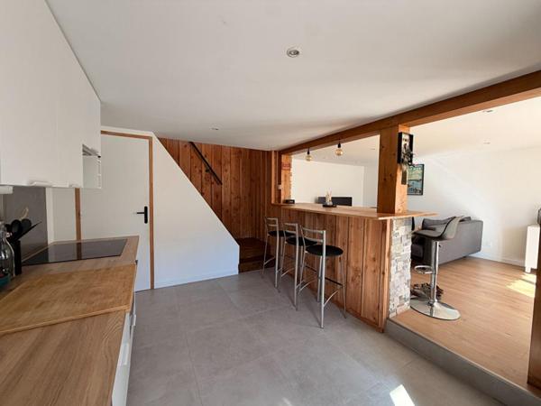 Maison 4 pièces Salles 84 m² - 3 chambres 1 bureau - garage centre-ville
