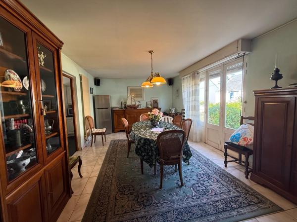 Maison avec beaux volumes à deux pas de la plage.