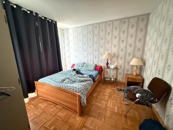 Maison avec beaux volumes à deux pas de la plage.