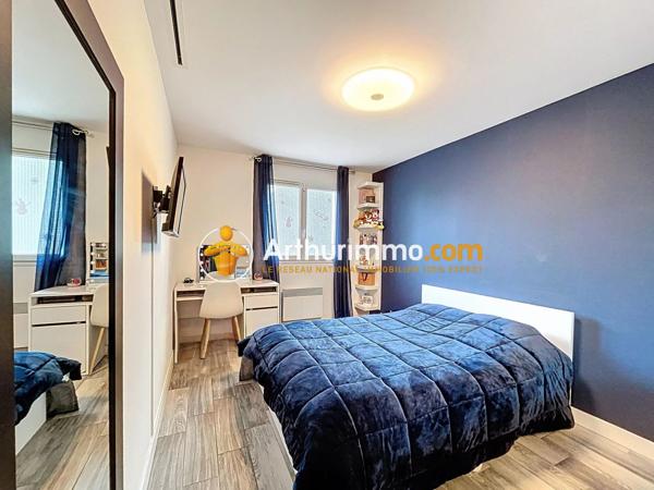 Vente                                                      Maison
                        
                     6 pièces                      128 m2                     à Bourgoin-Jallieu