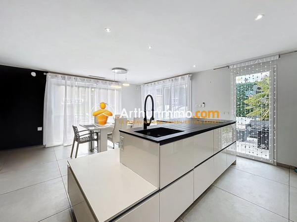 Vente                                                      Maison
                        
                     6 pièces                      128 m2                     à Bourgoin-Jallieu