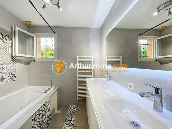 Vente                                                      Maison
                        
                     6 pièces                      128 m2                     à Bourgoin-Jallieu