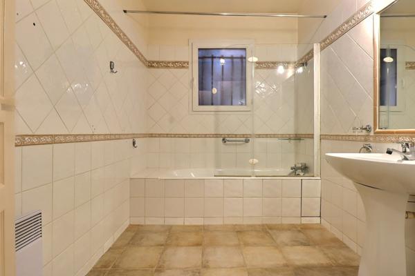 Rognonas (13870) Maison individuelle de plain-pied de 108m² sur parcelle de 575m² - ROGNONAS