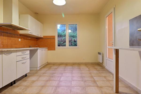 Rognonas (13870) Maison individuelle de plain-pied de 108m² sur parcelle de 575m² - ROGNONAS