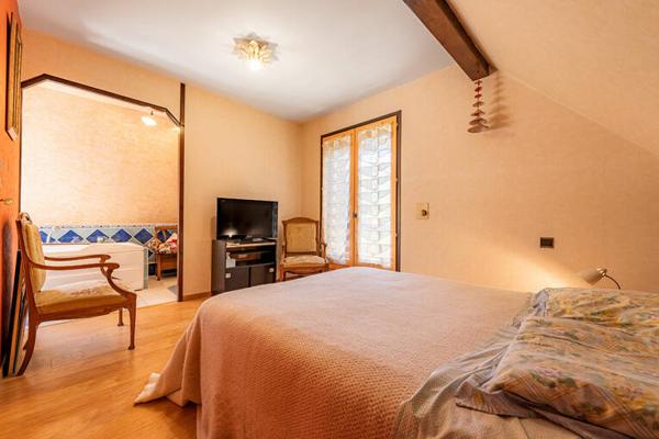 Grésy-sur-Aix - Villa familiale avec piscine sur terrain de 2 390 m²