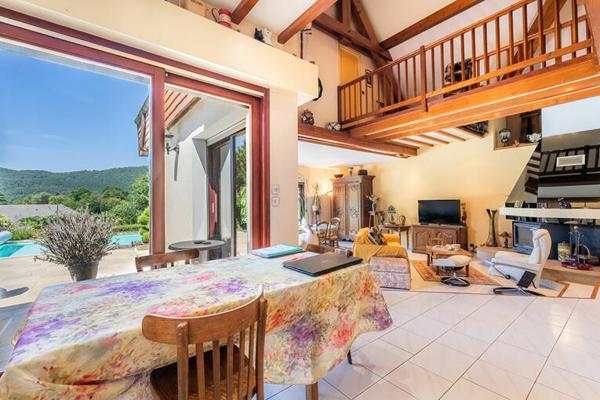 Grésy-sur-Aix - Villa familiale avec piscine sur terrain de 2 390 m²