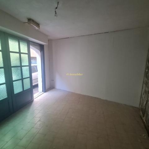 Local commercial - 1 pièce - 13 m²