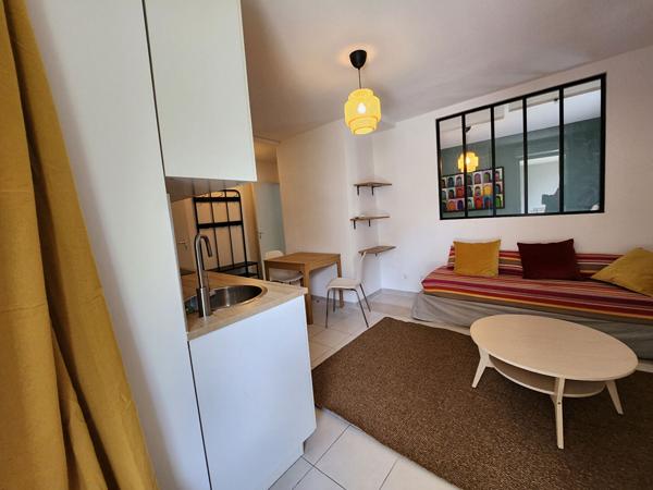 EXCLUSIVITE AVIGNON - APPARTEMENT A LOUER TYPE 2 meublé - REZ DE CHAUSSEE AVEC TERRASSE ET PARKING