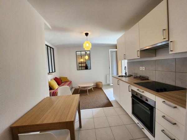 EXCLUSIVITE AVIGNON - APPARTEMENT A LOUER TYPE 2 meublé - REZ DE CHAUSSEE AVEC TERRASSE ET PARKING