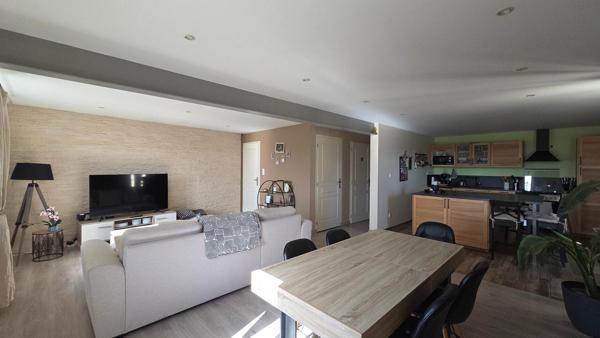 Immeuble de caractère en centre-ville : appartement rénové, local commercial et vaste potentiel à exploiter