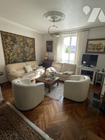 Mancelle 4 chambres, jardin de ville, garage