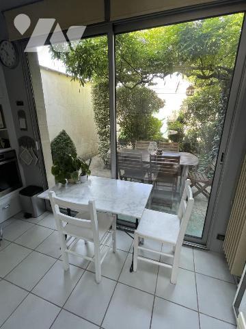 Mancelle 4 chambres, jardin de ville, garage
