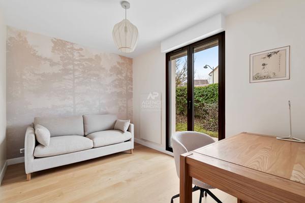 Maison Saint Germain En Laye 8 pièce(s) 170 m2 1 242 000 € **  - Référence  18187