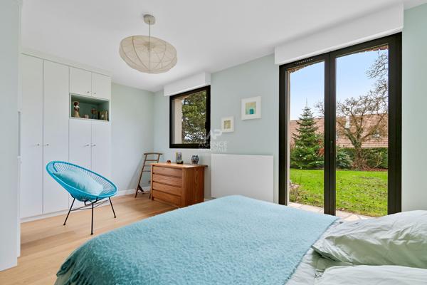 Maison Saint Germain En Laye 8 pièce(s) 170 m2 1 242 000 € **  - Référence  18187