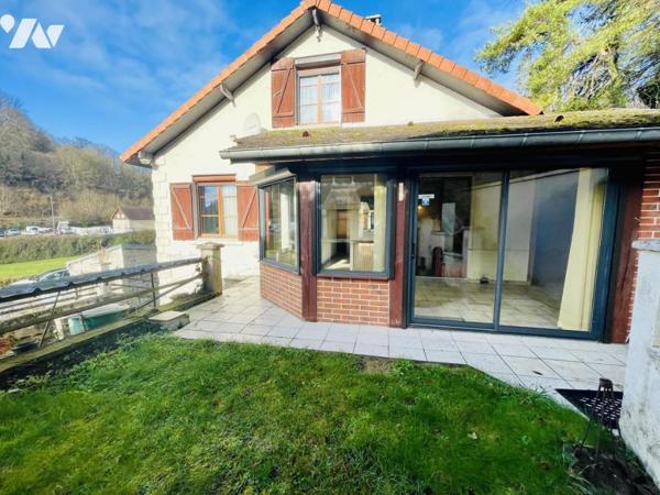 Maison individuelle sur sous-sol avec jardin