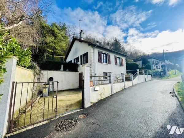 Maison individuelle sur sous-sol avec jardin