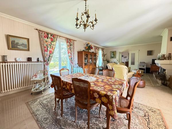 Dept de la Vienne (86) A vendre Maison contemporaine type 10 de 317.05 m2