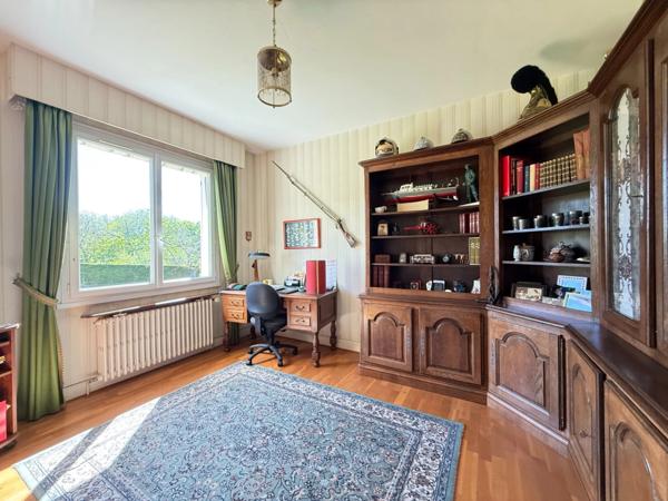 Dept de la Vienne (86) A vendre Maison contemporaine type 10 de 317.05 m2