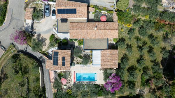 Villa d’Exception à Nyons  – Luxe, Raffinement et Panorama Provençal