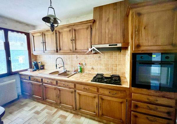 Maison de campagne bien située à Yzeures-sur-Creuse