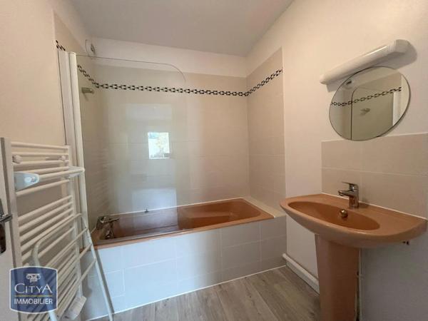 Appartement à louer 2 pièces 46.7m²