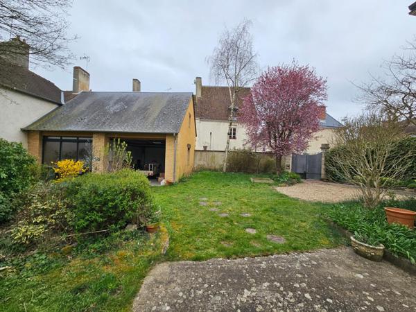 Maison à Beaumont-sur-Sarthe, 72170 - 8 pièces 210m²