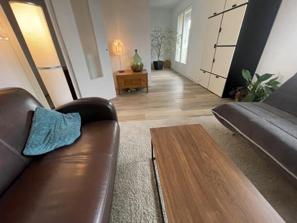 Saumur Appartement rénové de 84m2 avec cave; Idéal pour Investissement locatif ou premier achat Belle luminosité!