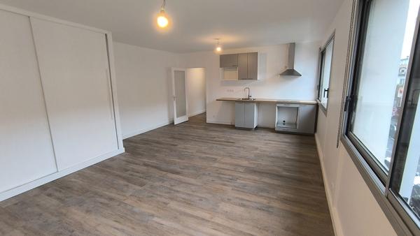 Location
                Appartement56,92 m² - 3 Pièces -
                    CLERMONT FERRAND (63000)