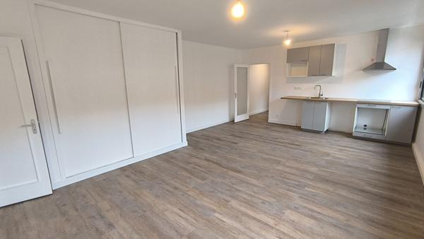 Location
                Appartement56,92 m² - 3 Pièces -
                    CLERMONT FERRAND (63000)