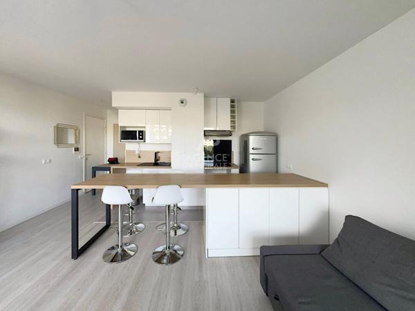 Appartement Poissy 3 pièce(s) meublés de 60.49 m2 Loyer 1 375 €/mois charges comprises **  - Référence  9050