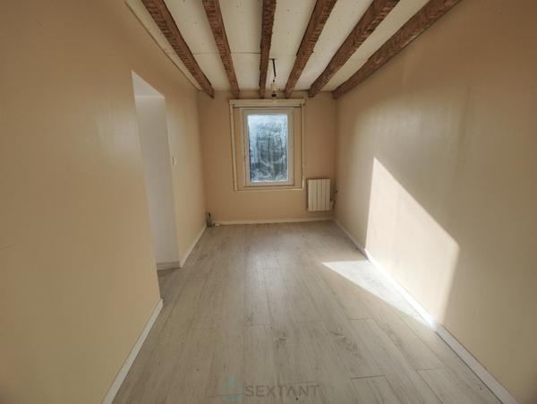 Ensemble de 2 maisons à rénover avec petit jardin