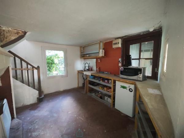 Ensemble de 2 maisons à rénover avec petit jardin